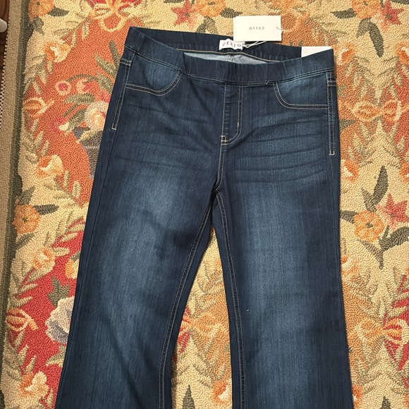 Cello mid rise dark wash pull on flare jeans - Picture 2 of 6